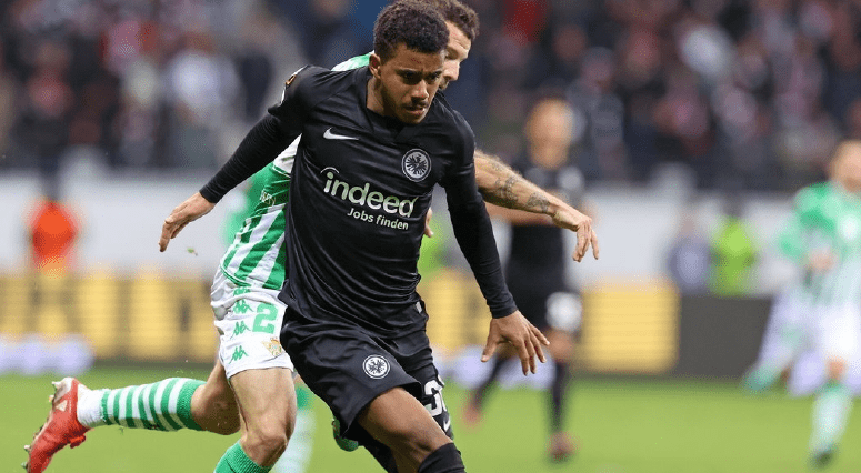 窗口期西汉姆篮板制胜：欧冠节点到来，引发热议，更衣室氛围转暖的简单介绍