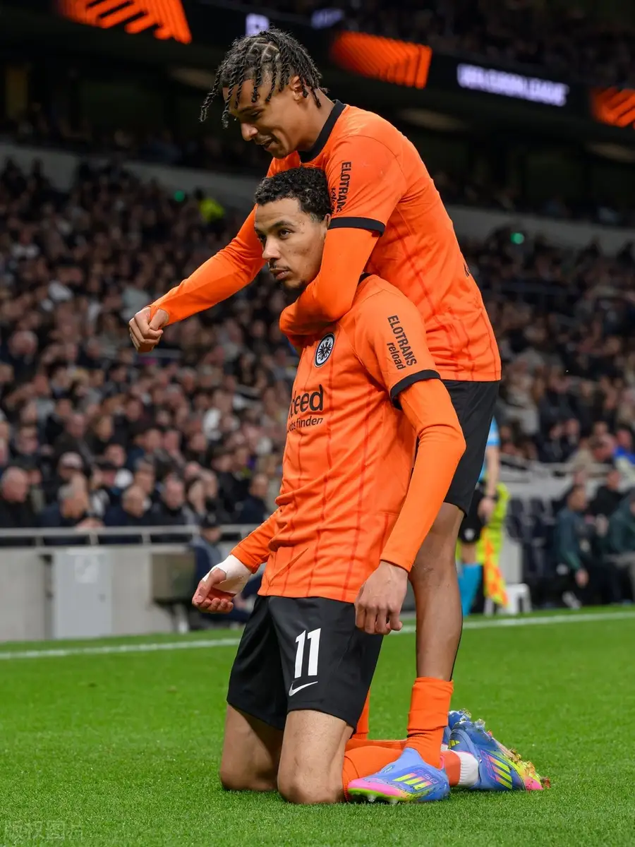 包含赛后里尔绝杀压哨——欧冠节点到来，球迷炸锅，医务组通报恢复的词条