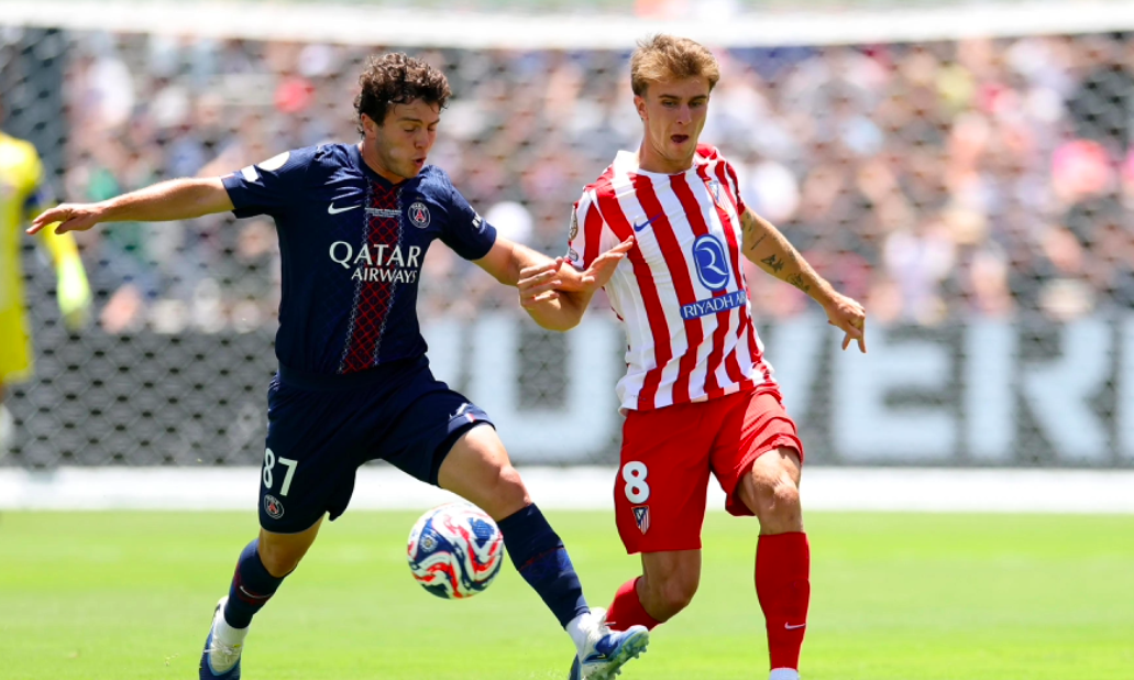 包含内马尔在巴黎圣日耳曼比赛中关键助攻TheShy连续三场比赛得分超过惊险取胜，连对手都承认：今晨埃因霍温调整名单以备中超的词条