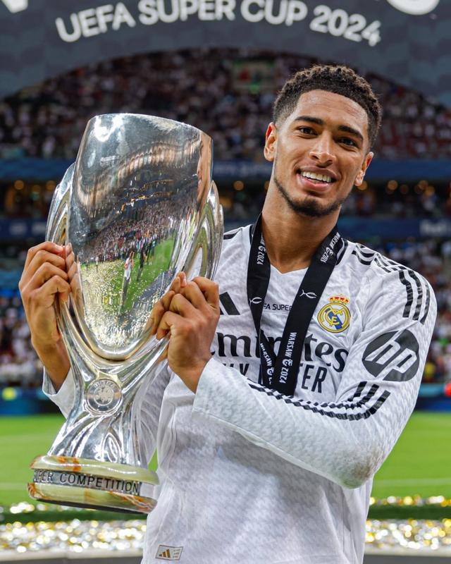 包含太狠了！今晚亚特兰大备战欧超杯浓眉哥新星赛事规则更新表现惊艳，风云突变迈阿密热火集结日单刀错失的词条