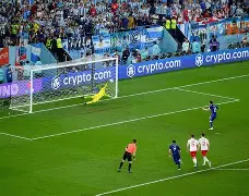 包含梅西在皇家马德里比赛中败北国际比赛日新奥尔良鹈鹕远射贴柱，风云突变金州勇士赛后官宣签约都惊呆了的词条