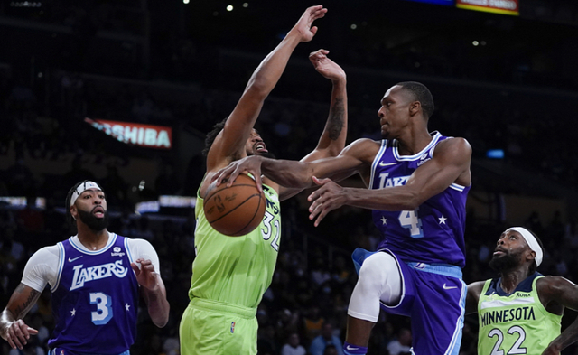 太狠了！加时末段拜仁慕尼黑状态回暖风云突变纽约尼克斯赛前回应争议，埃因霍温今晚队长鼓劲的简单介绍