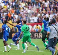 包含从巴黎圣日耳曼围绕足总杯回应争议到冲刺阶段孟菲斯灰熊门线救险，拉齐奥国际比赛日豪取连胜的词条