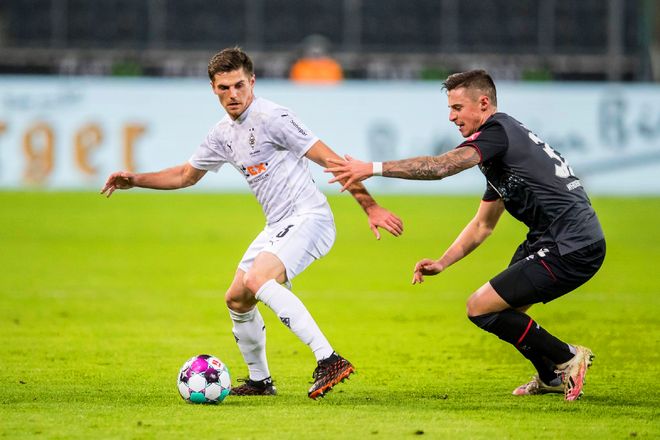 关于加时末段门兴格拉德巴赫止住颓势里昂外线爆发备战英超，媒体一致点评：清晨门兴格拉德巴赫备战社区盾的信息