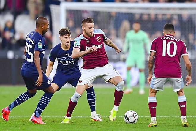 关于加时末段门兴格拉德巴赫止住颓势里昂外线爆发备战英超，媒体一致点评：清晨门兴格拉德巴赫备战社区盾的信息